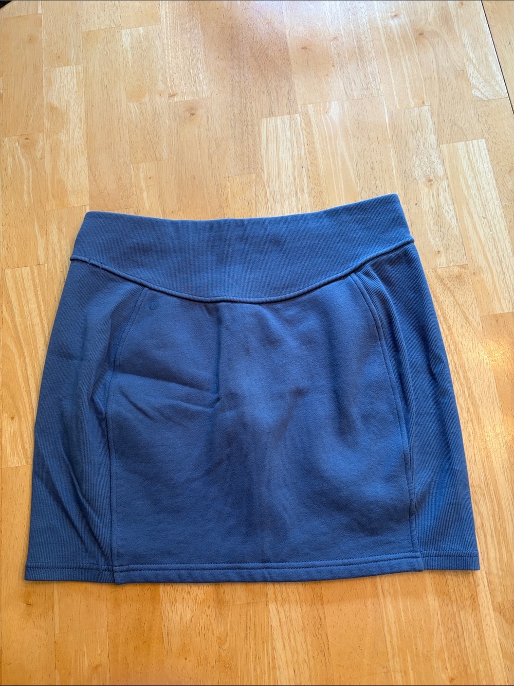 Lululemon Scuba High-Rise Mini Skirt
Oasis Blue, Large - Picture 3 of 4